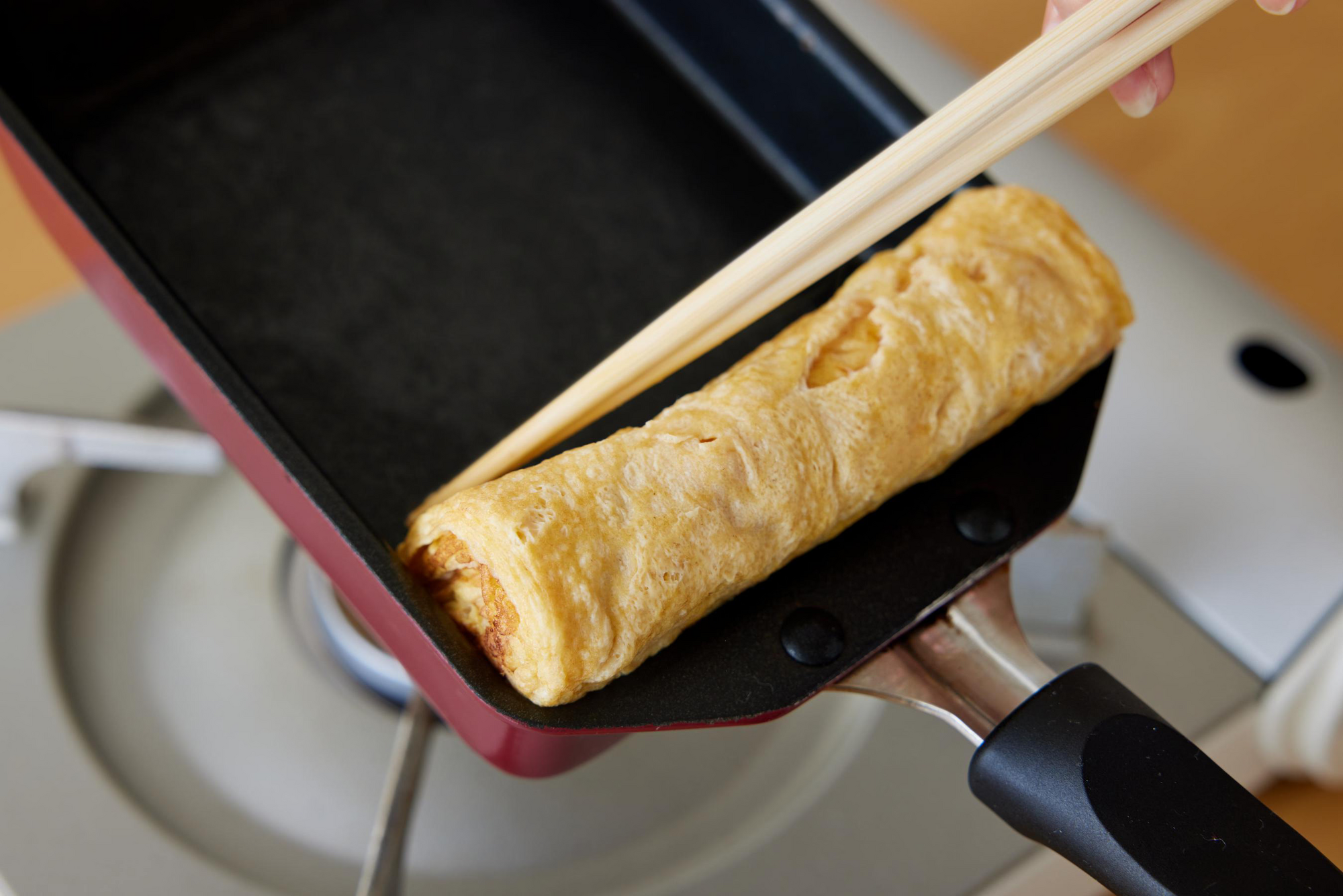 Tamagoyaki cooking