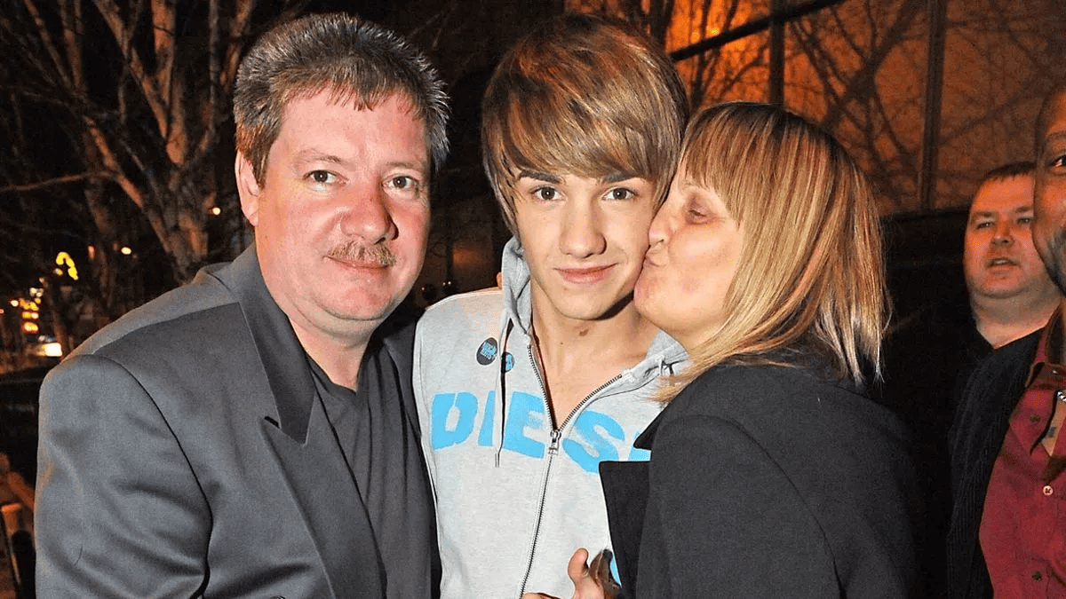 Liam Payne with parents