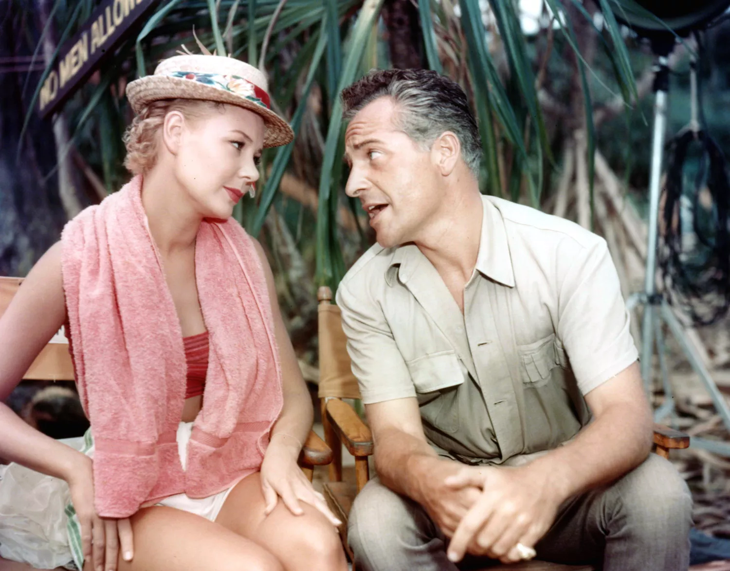 Mitzi Gaynor and Rossano Brazzi on the set of 'South Pacific'.