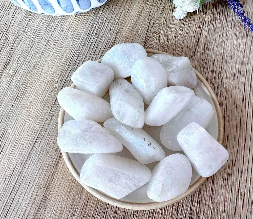 7 Spiritual Meanings of Moonstone