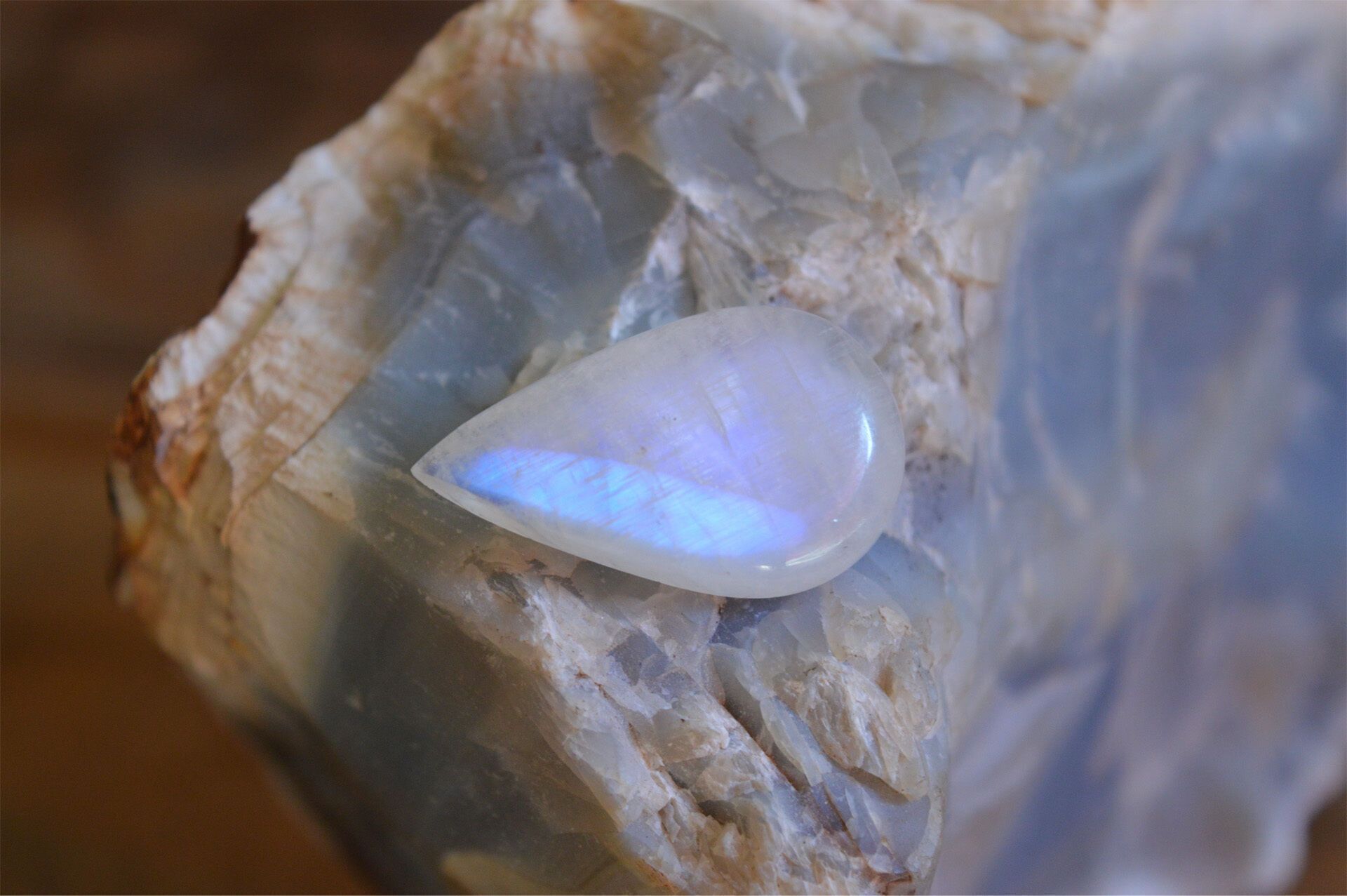 7 Spiritual Meanings of Moonstone