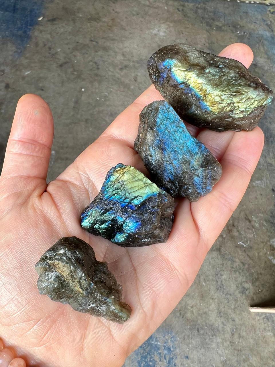 11 Spiritual Meanings of Labradorite