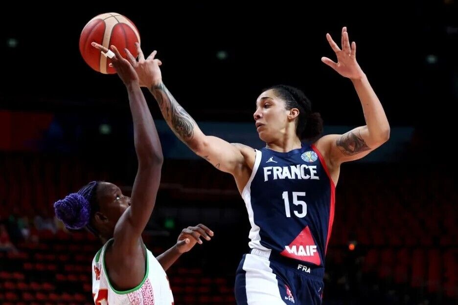 Gabby Williams of France passes during the 2022 FIBA Women's Basketball World Cup Group B