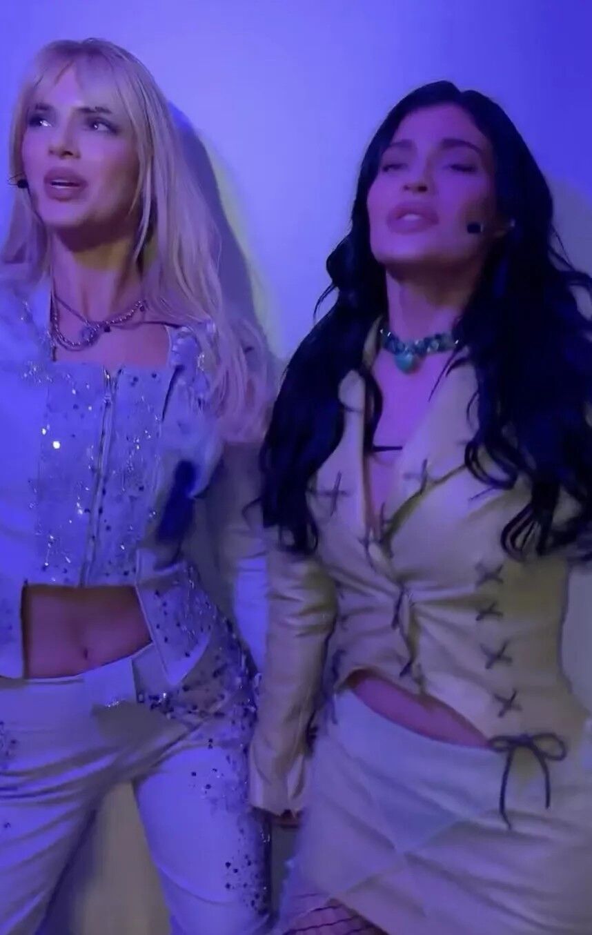 Kendall and Kylie Jenner lip sync to the 'What Dreams Are Made of' scene from 'The Lizzie McGuire Movie'.