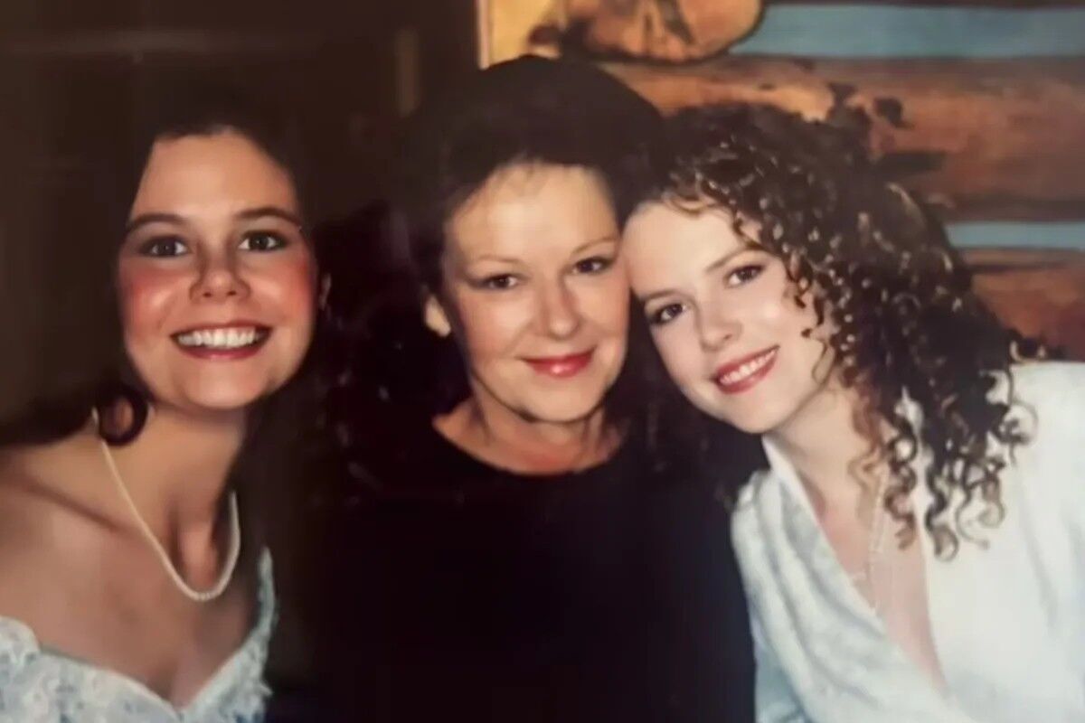 Antonia, Janelle, and Nicole Kidman