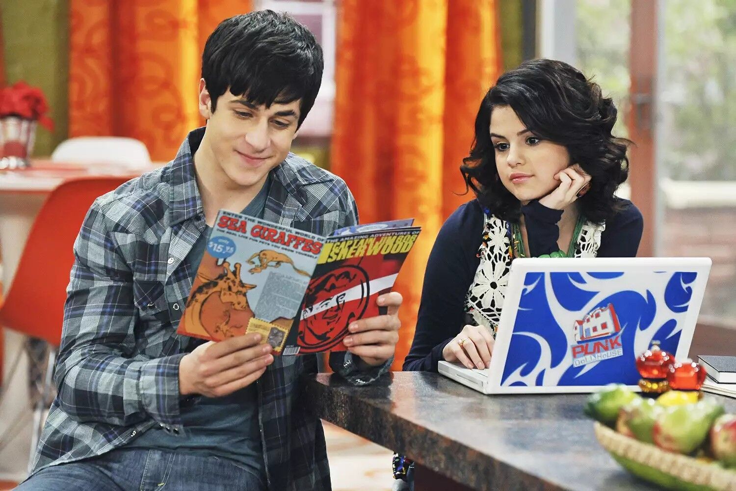 David Henrie and Selena Gomez on "Wizards of Waverly Place"