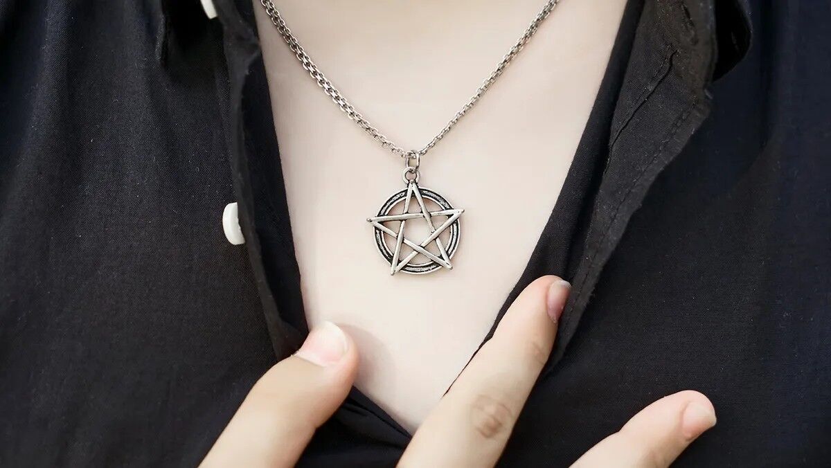 11 Spiritual Meanings of Five-Pointed Star (Pentagram)