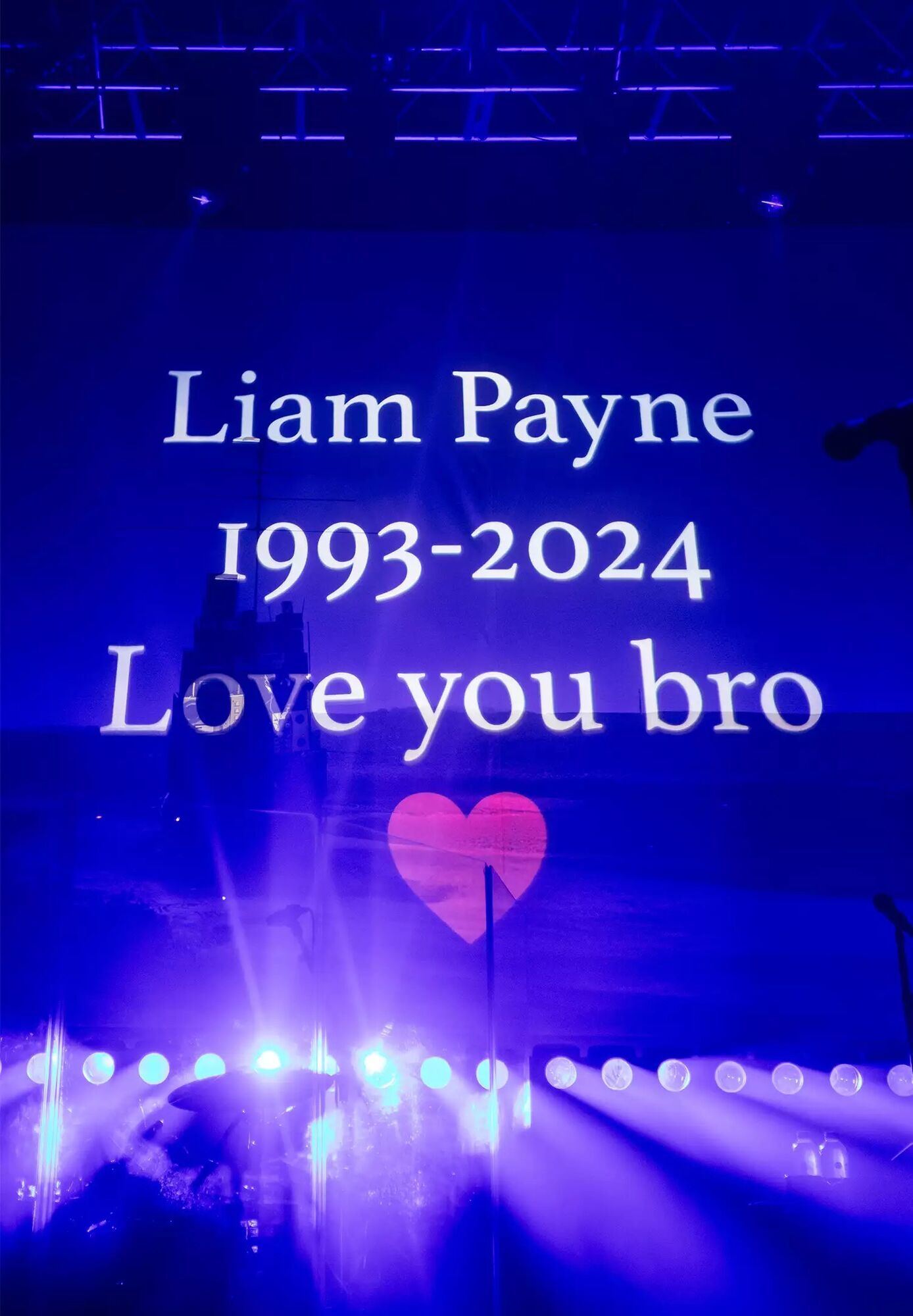 A written tribute to Liam Payne appeared onscreen during Zayn Malik's performance at O2 Academy Leeds on Nov. 23.