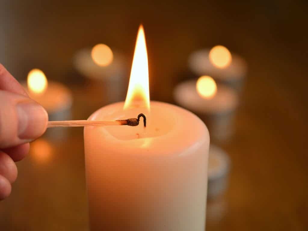 11 Spiritual Meanings of Someone Dying on Your Birthday