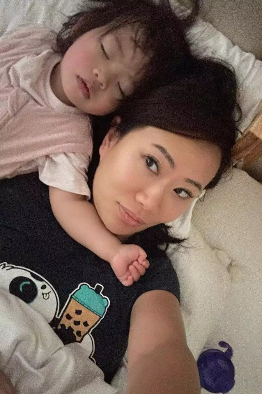 Kelly Mi Li and her daughter Mili.