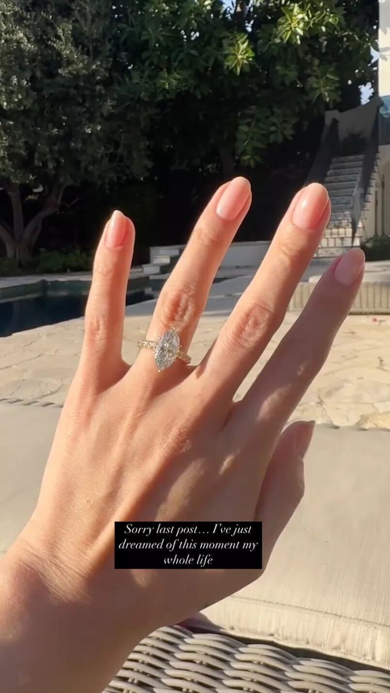 Selena Gomez gives new look at her engagement ring