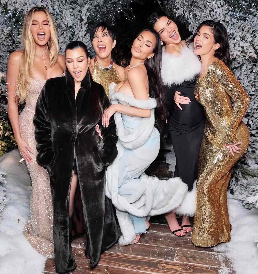 Khloé Kardashian, Kourtney Kardashian, Kris Jenner, Kim Kardashian, Kendall Jenner, Kylie Jenner.