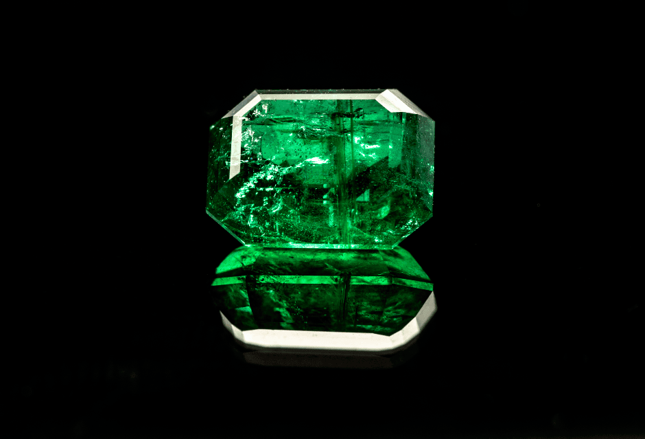 11 Spiritual Meanings of Emerald