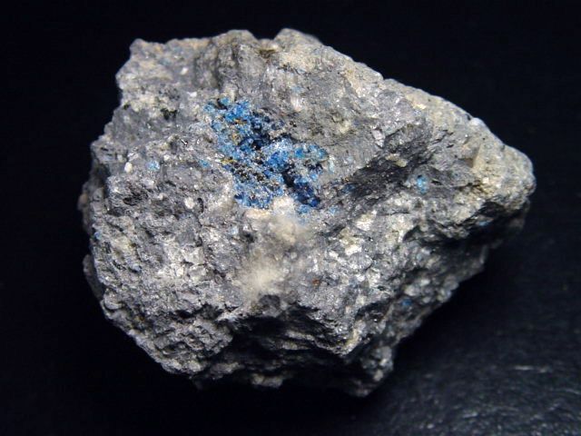 Sapphire grains discovered in the Eifel region of Germany: how they are formed