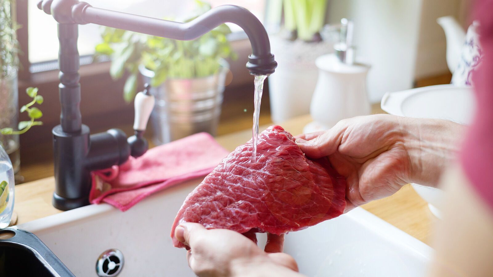 Washing meat