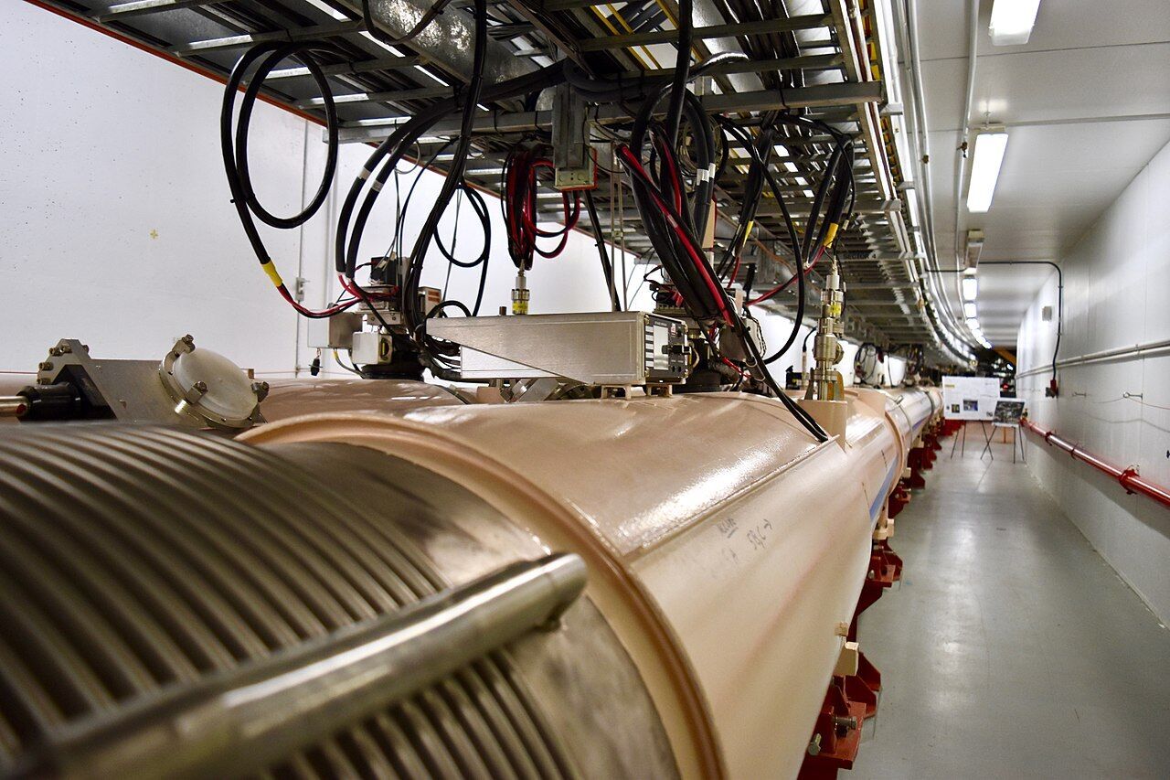 The Relativistic Heavy Ion Collider