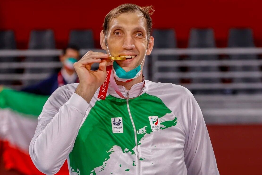 Mehrzad celebrates his second gold medal after Iran had beaten the Russian Paralympic Committee at the 2020 Tokyo Paralympic Games