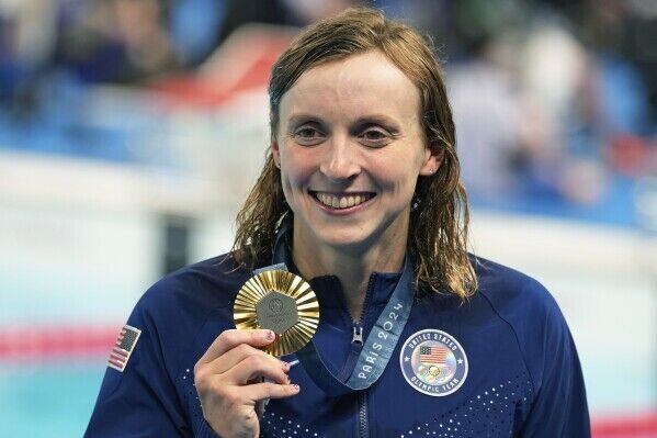 Katie Ledecky wins gold medal again and joined an elite club