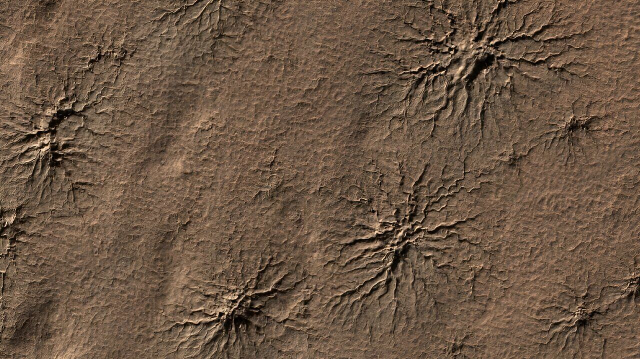 NASA Scientists Simulate Mars's Spider-Shaped Geological Forms in Laboratory