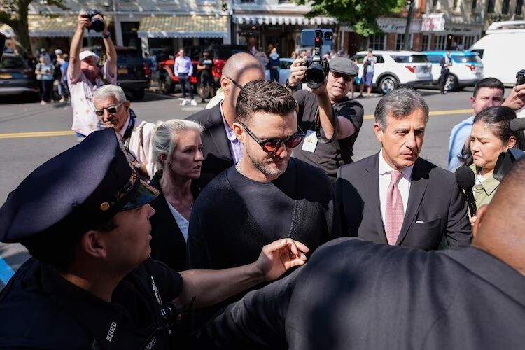 Justin Timberlake arrives in court in the Hamptons early Friday where he's expected to accept a plea deal allowing him to dodge drunk driving charges, Sept. 13, 2024.