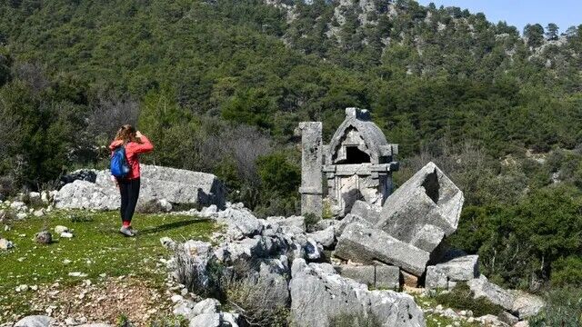 Priceless Roman artifacts, including weapons and tools, have been found at a high-altitude military camp.