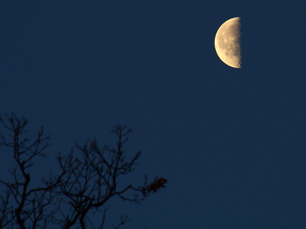 8 Spiritual Meanings of Tonight’s Moon