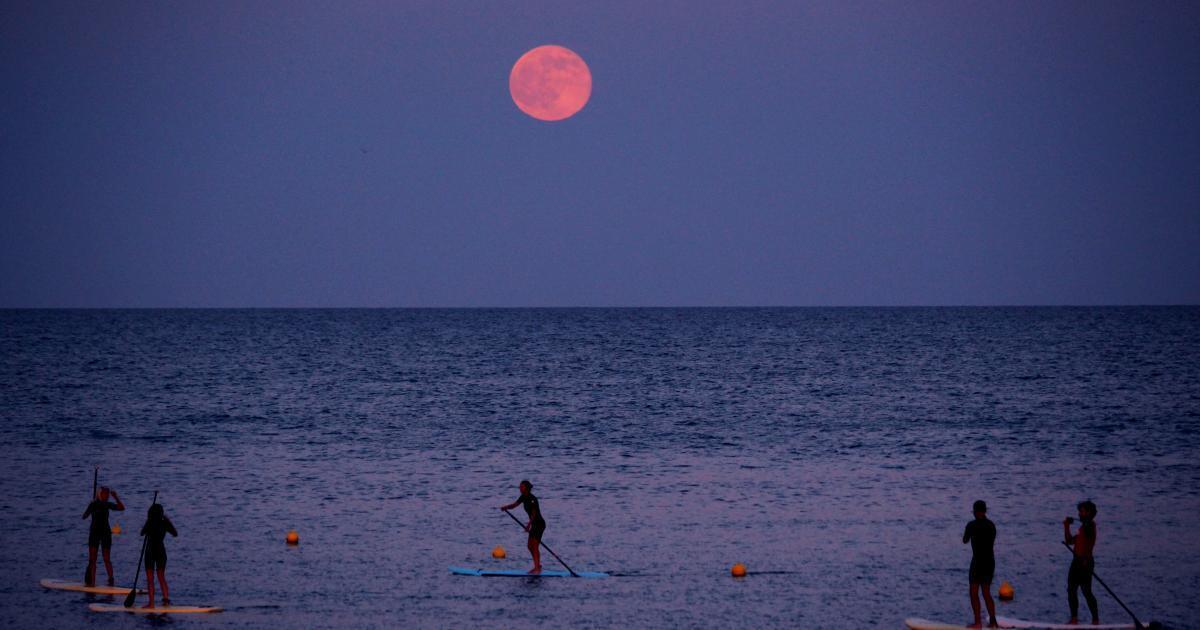 11 Spiritual Meanings of the Strawberry Moon