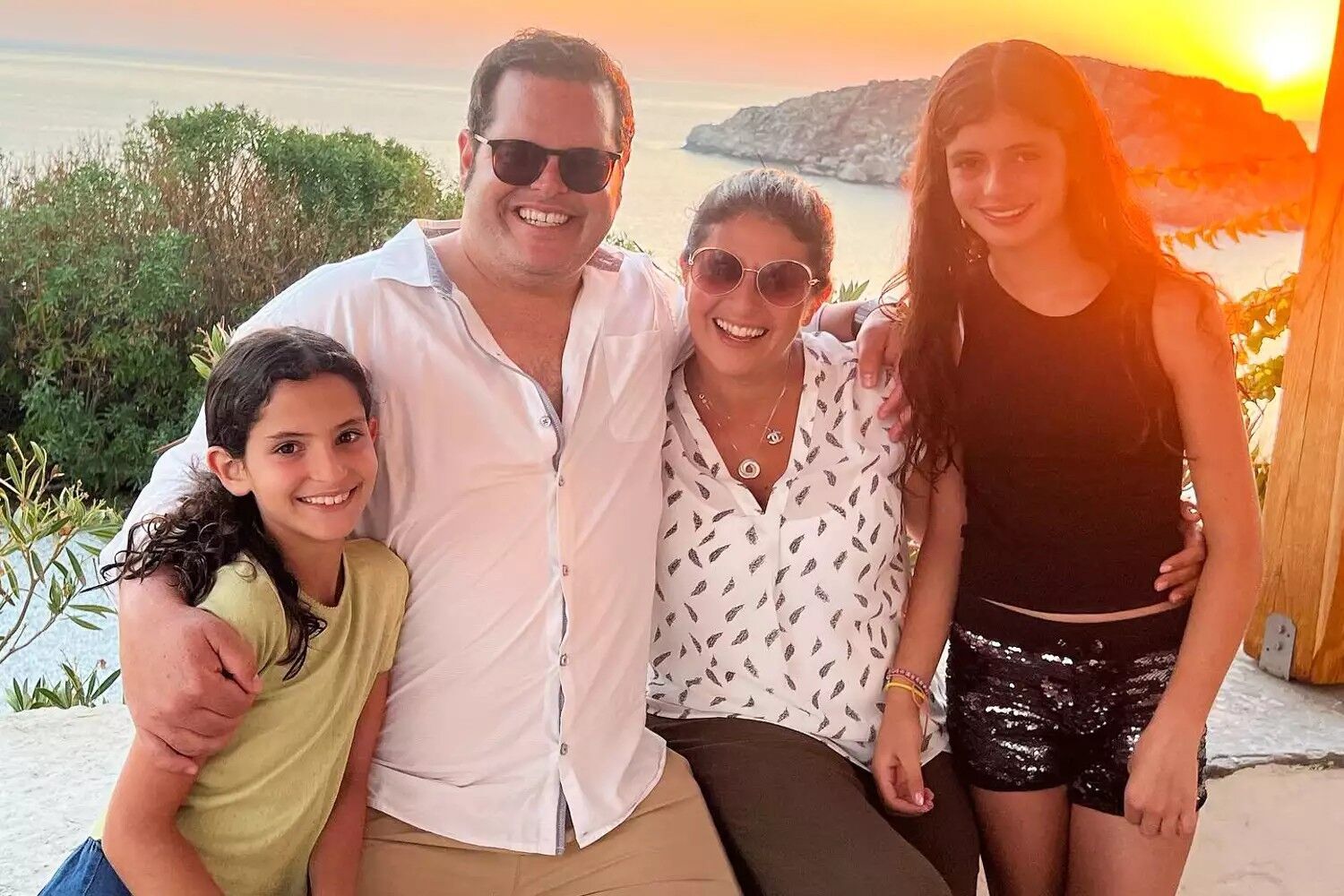 Josh Gad and wife Ida Darvish with their two daughters Ava and Isabella in August 2023.