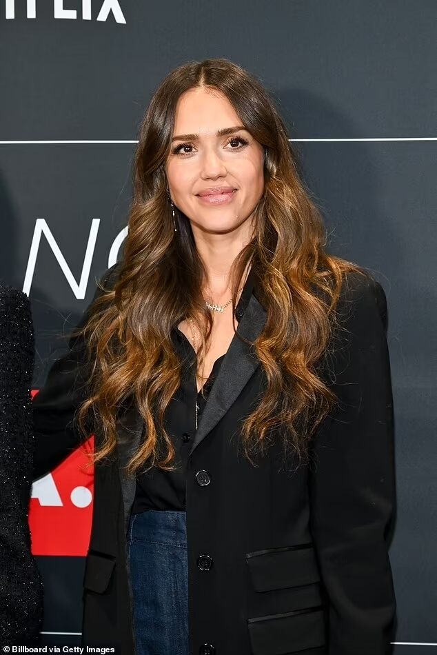 Jessica Alba Attends FireAid Benefit After Split from Cash Warren