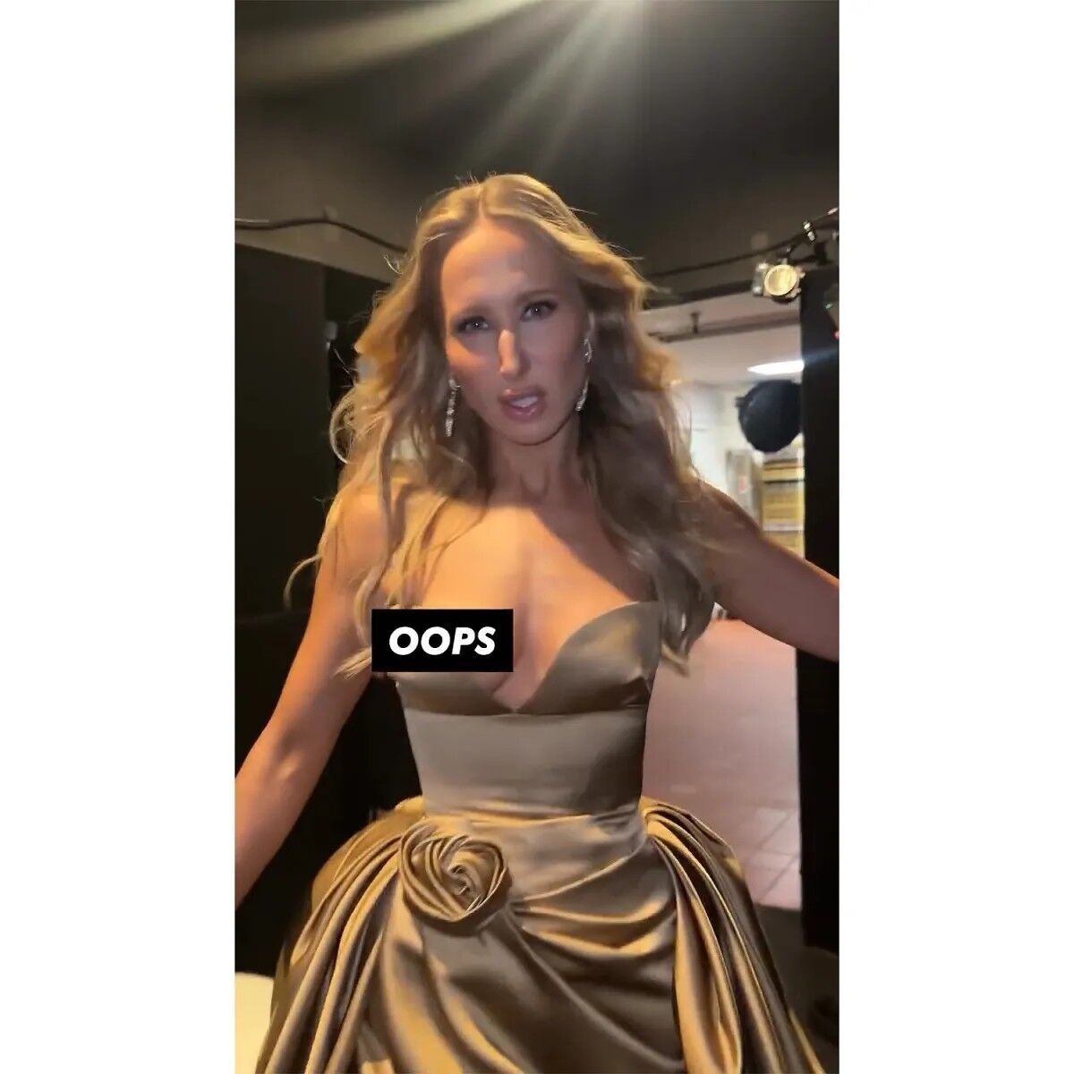 Nikki Glaser's Wardrobe Malfunction While Dancing to Taylor Swift Before the 2025 Golden Globes