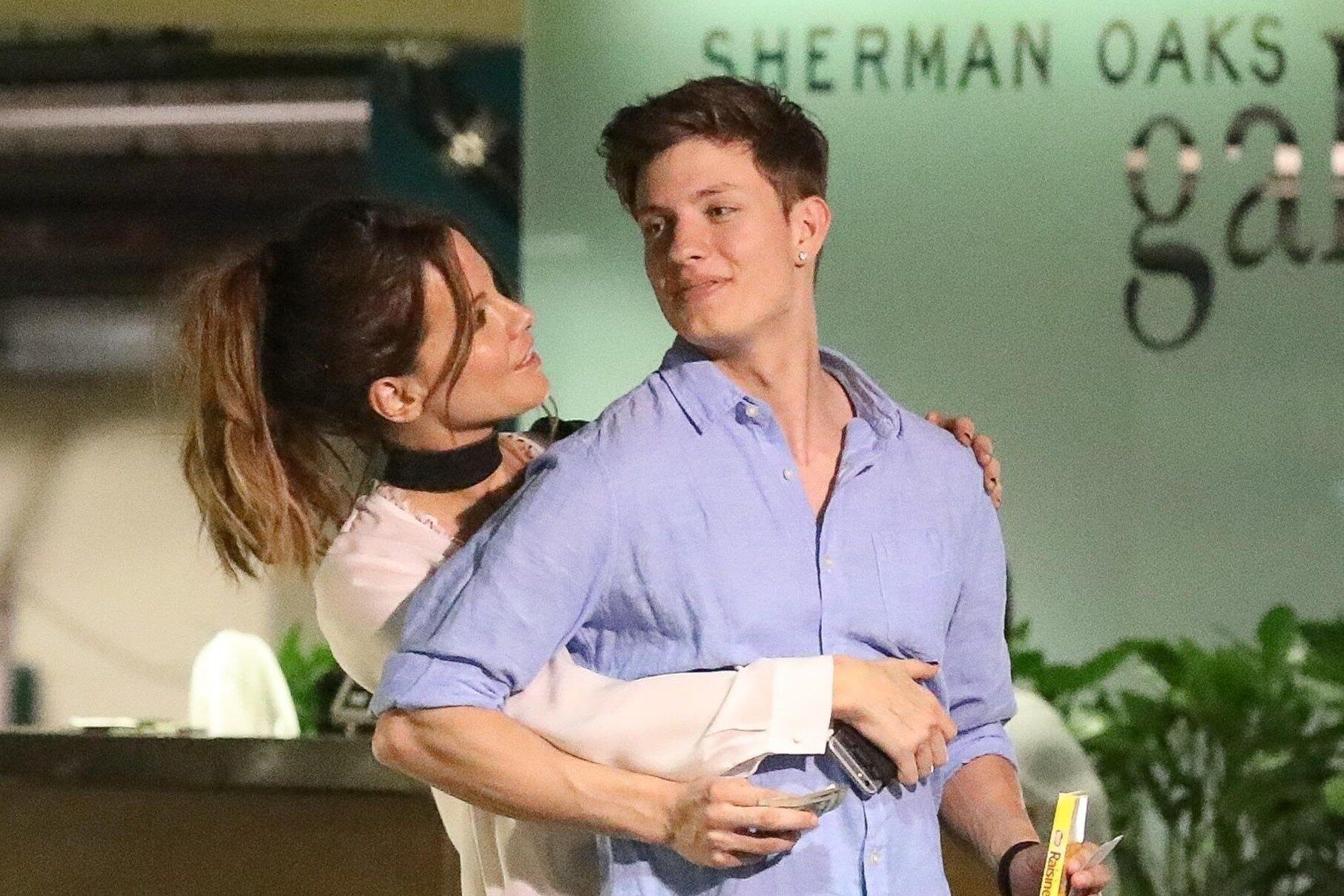 Kate Beckinsale Denies Rumors of Kissing Ex-Boyfriend Matt Rife at Golden Globes Afterparty