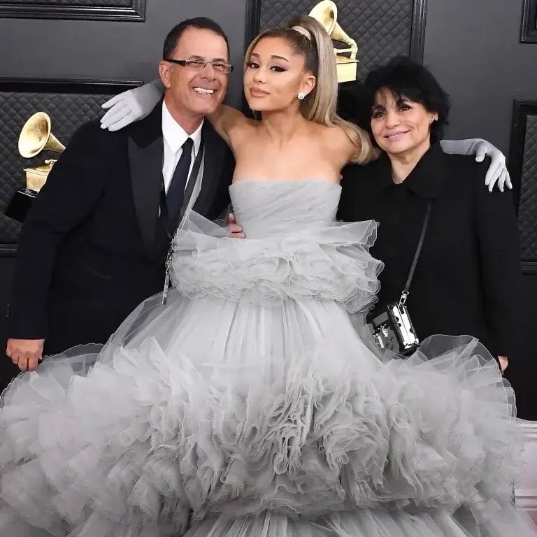 Ariana Grande Updates Fans on Her Parents' Relationship After Divorce