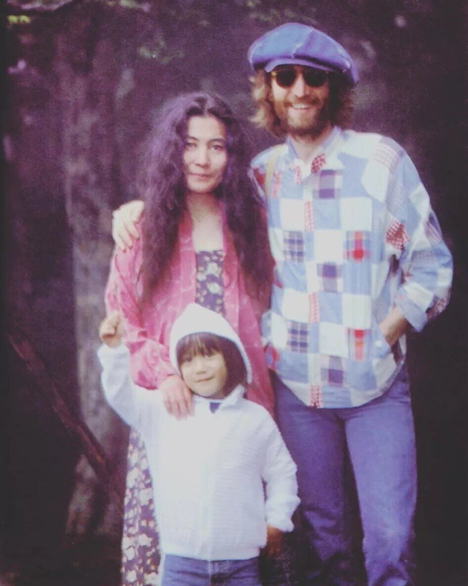 Sean Ono Lennon as a child with his parents Yoko Ono and John Lennon.