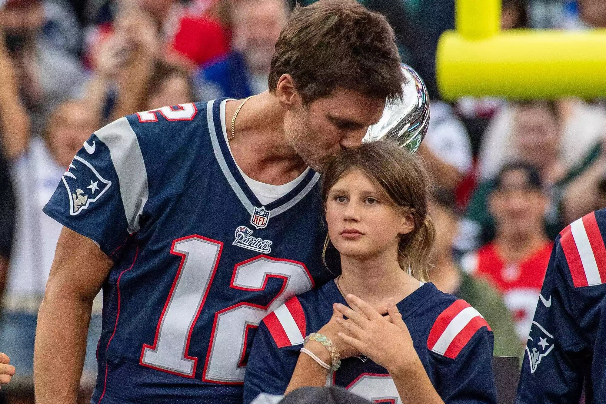 Tom Brady kisses his daughter Vivian, September 10, 2023.