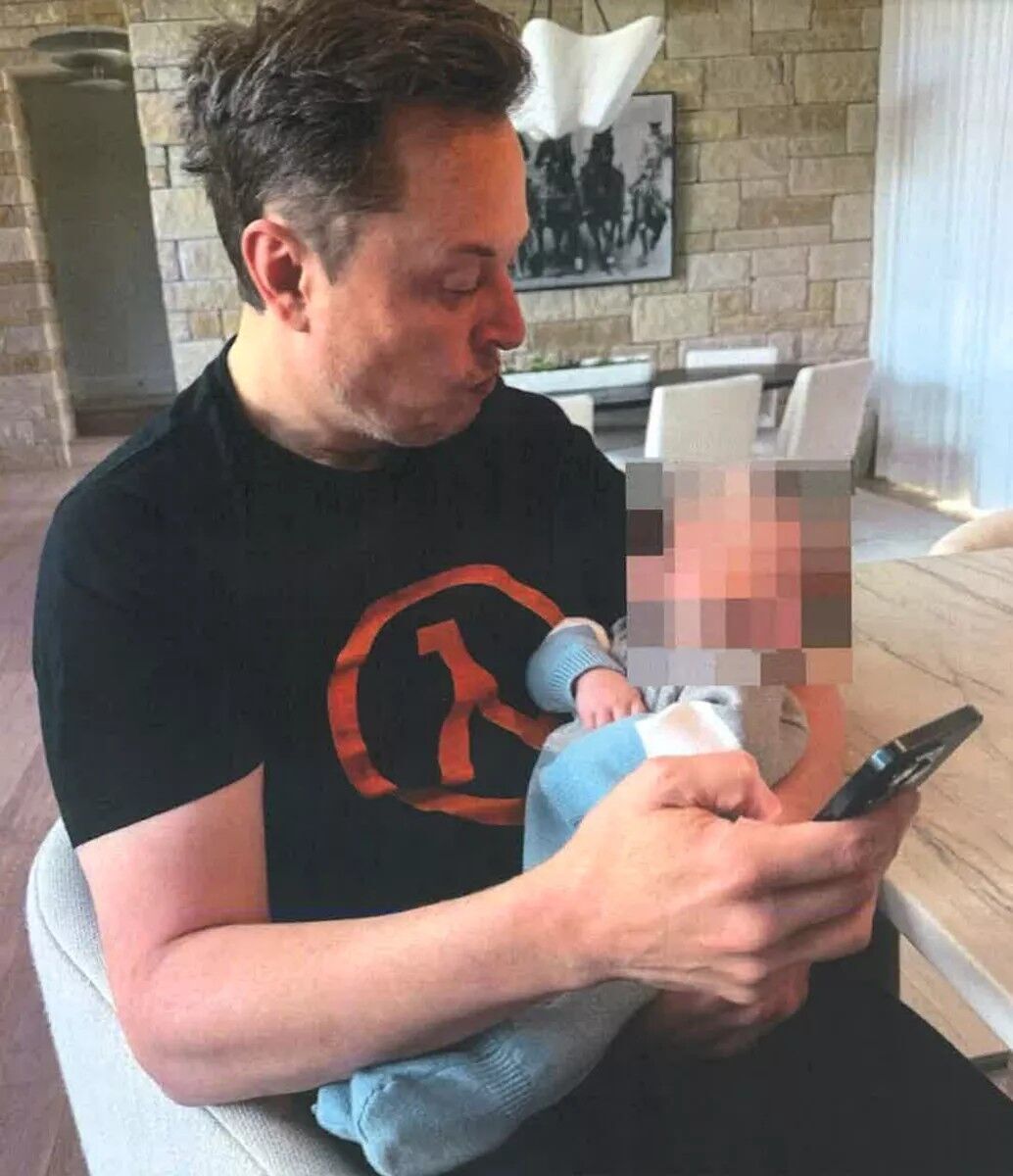 Elon Musk allegedly with R.S.C., his son with Ashley St. Clair.