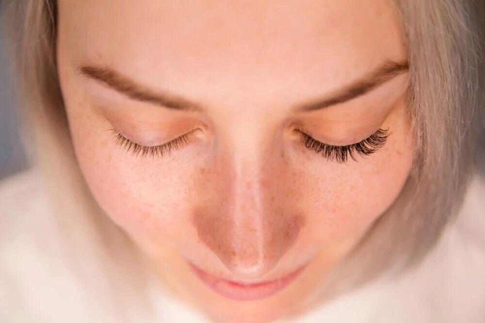 Eyelashes Falling Out: Spiritual Meaning and Interpretation