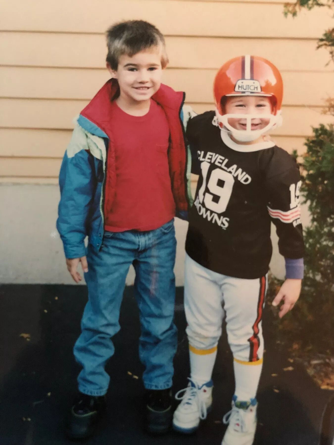 Jason Kelce and Travis Kelce as kids