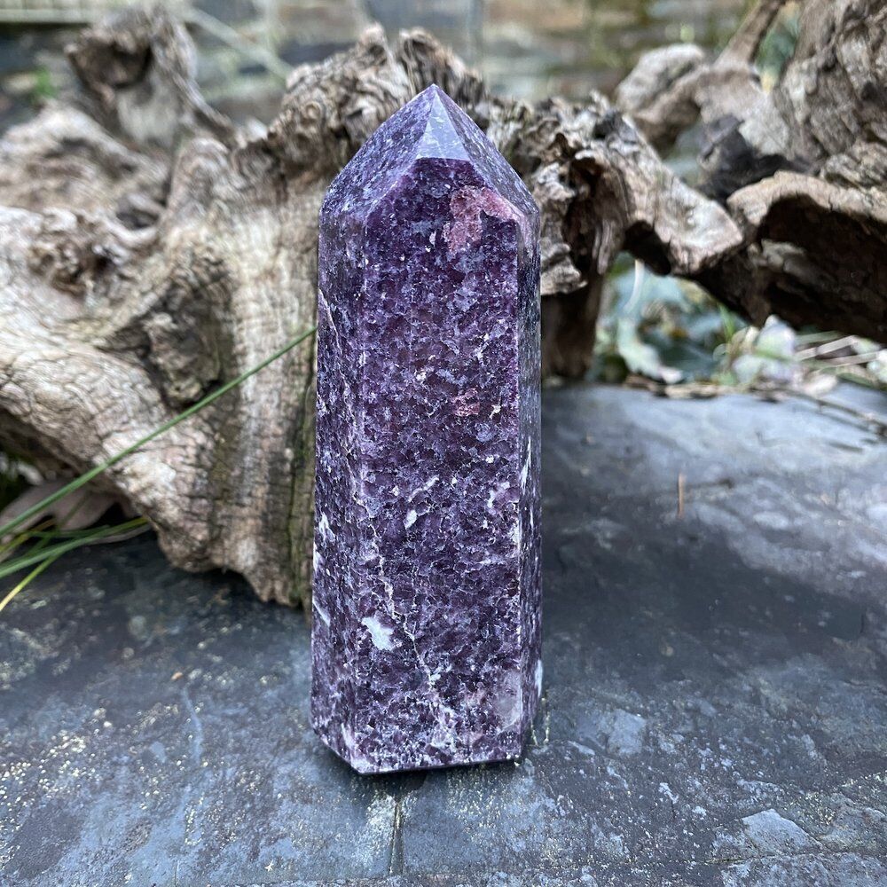 Lepidolite Crystal Meaning: Healing Properties & Everyday Use