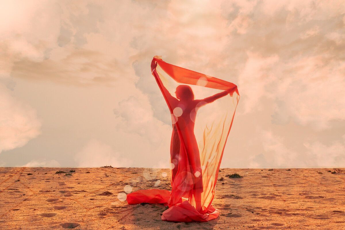 The Spiritual Meaning of a Red Dress in Dreams: Passion, Power, and Awakening