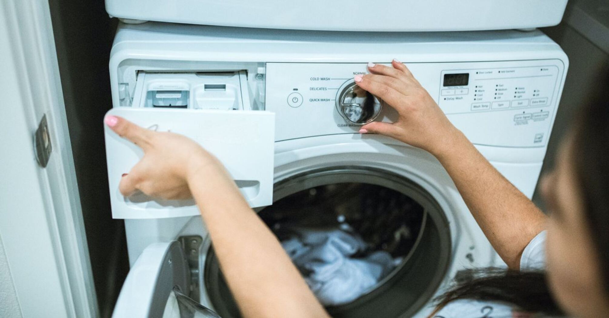 Which laundry detergent is better: powder or gel