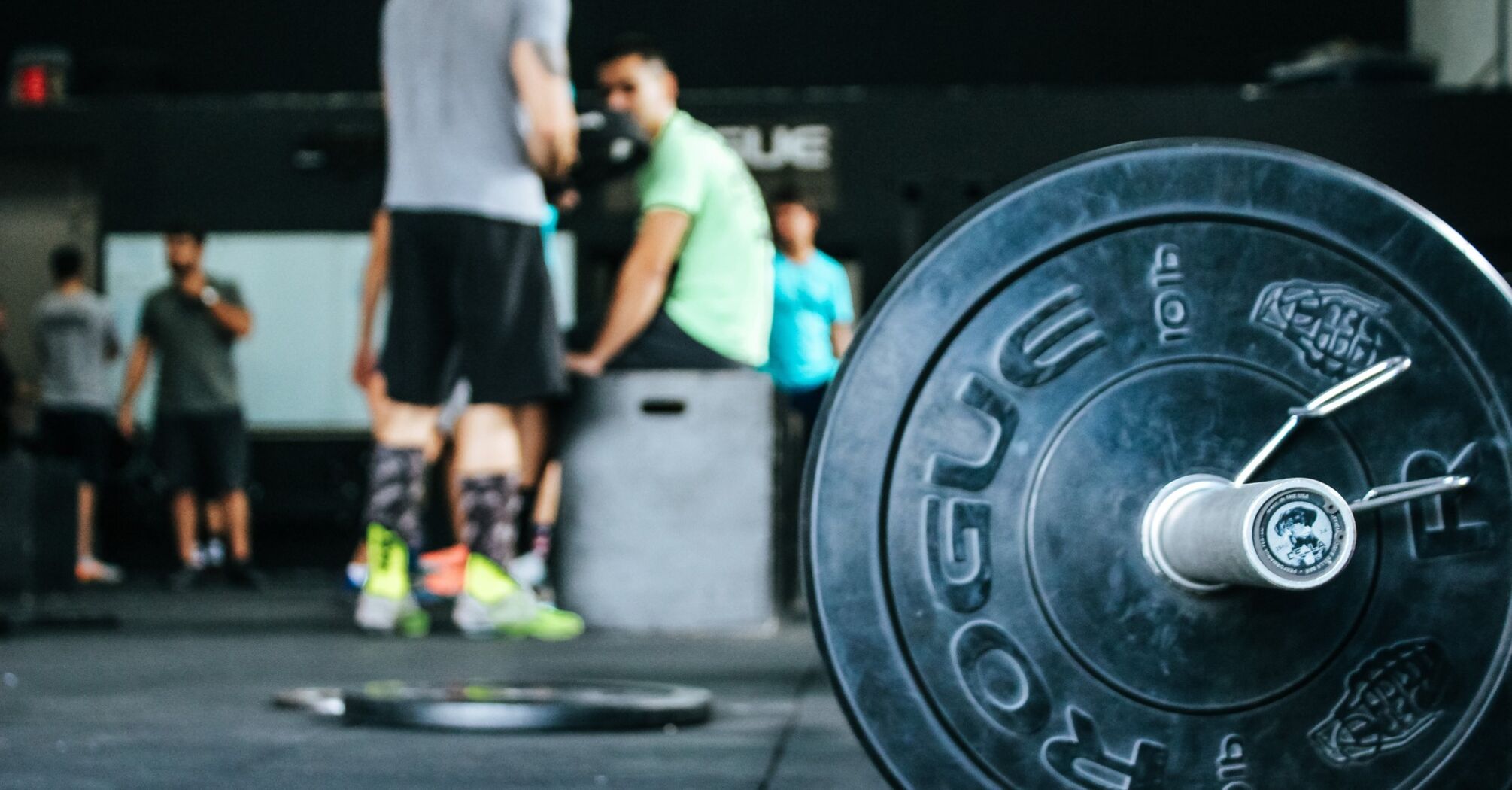 Advantages and disadvantages of group training in the gym