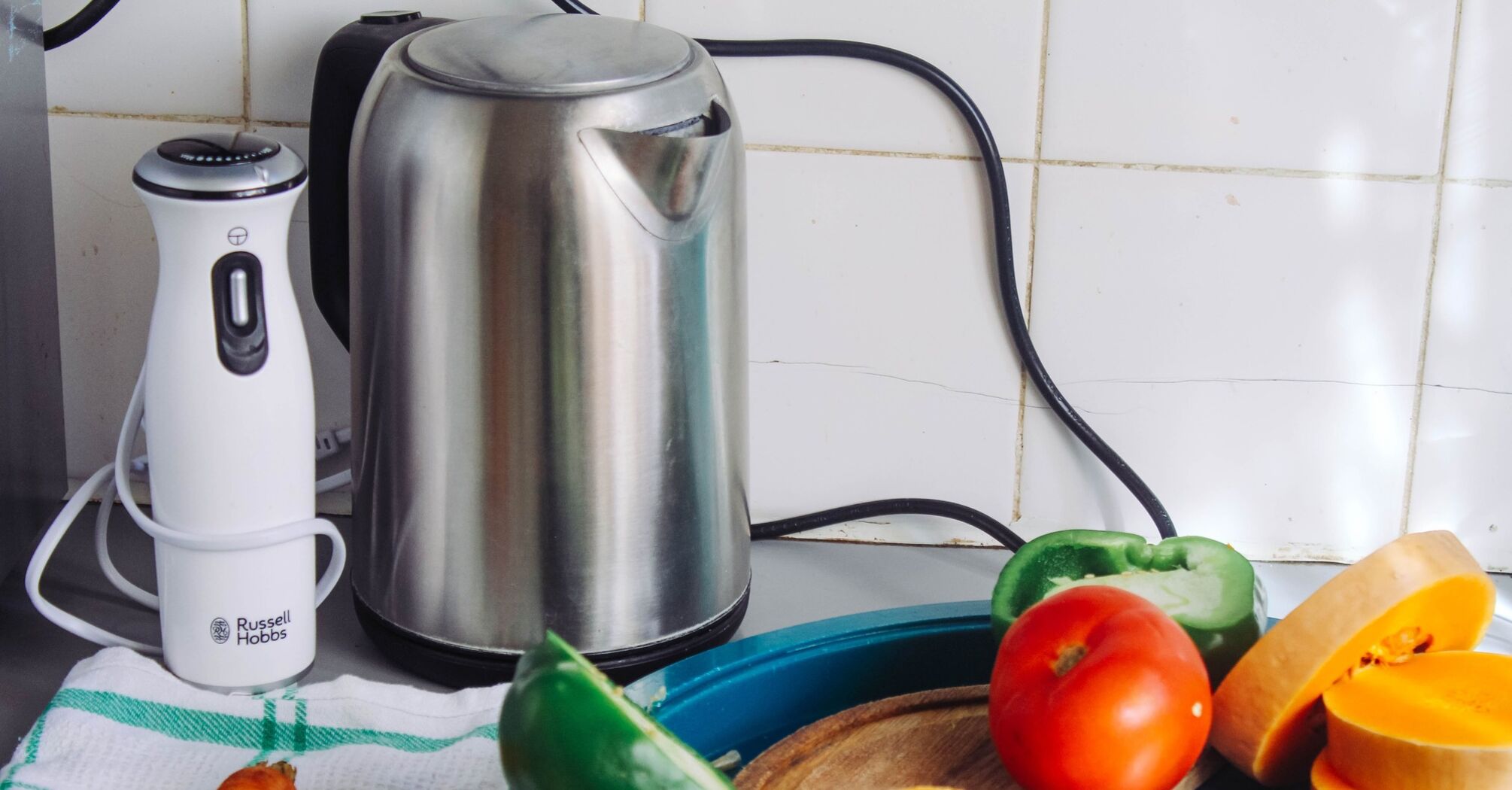 How to safely get rid of limescale in a kettle