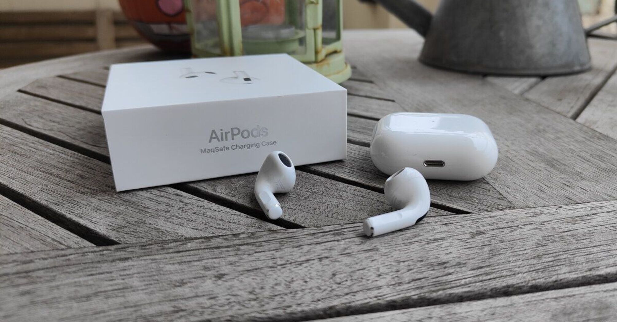 What's wrong with AirPods 3 and why they're not selling well
