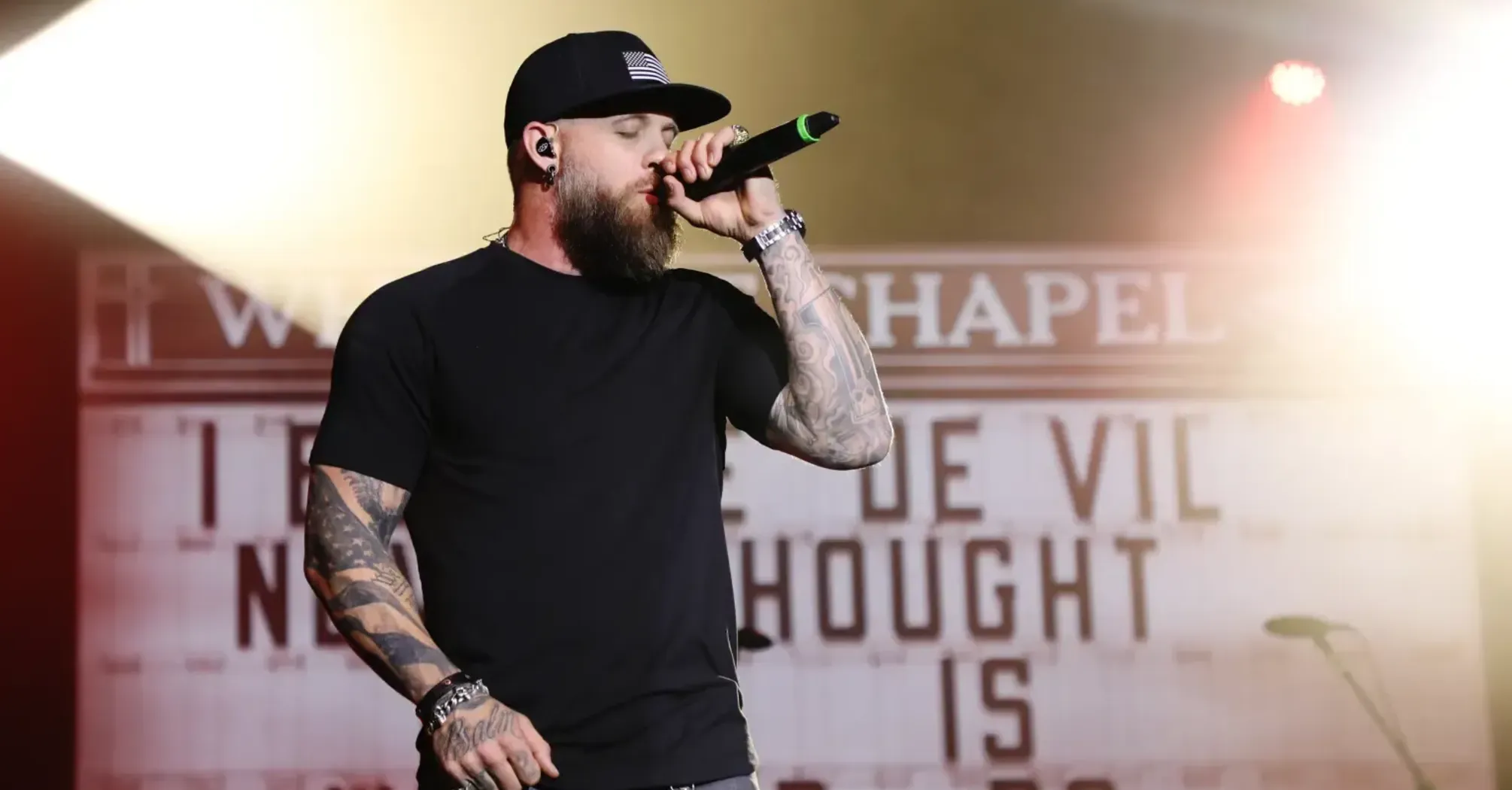 Brantley Gilbert Celebrates Birth of Son During Concert