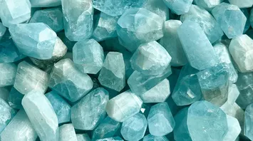 11 Spiritual Meanings of Aquamarine