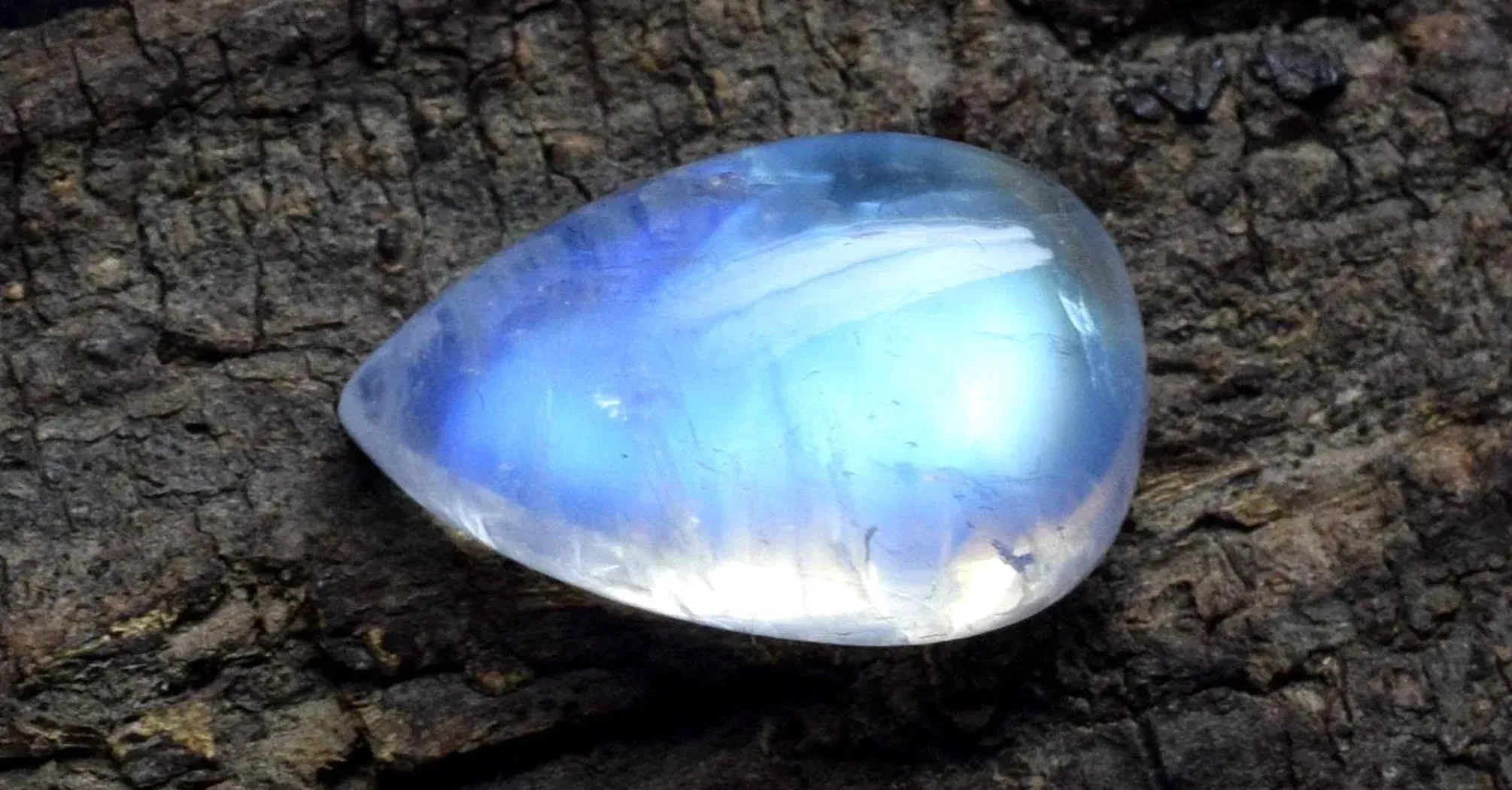 7 Spiritual Meanings of Moonstone