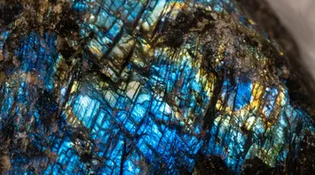 11 Spiritual Meanings of Labradorite