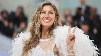 Gisele Bündchen Shows Off Baby Bump During Errand Run in Miami