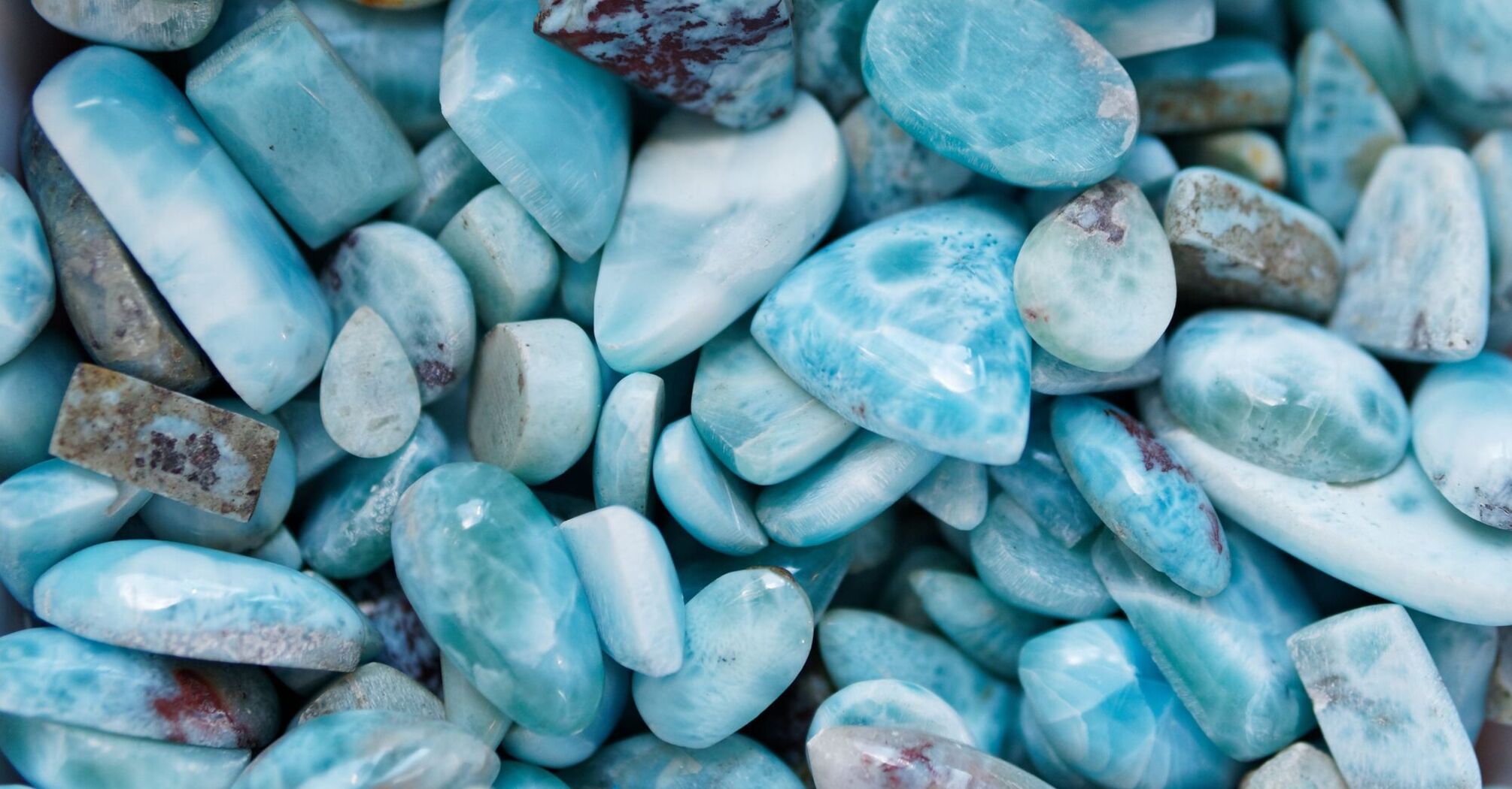 11 Spiritual Meanings of Larimar Stone