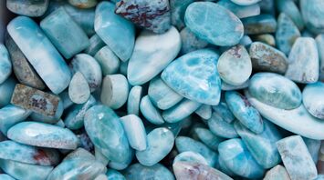 11 Spiritual Meanings of Larimar Stone